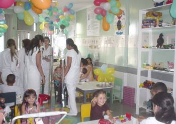 HU inaugura nova brinquedoteca